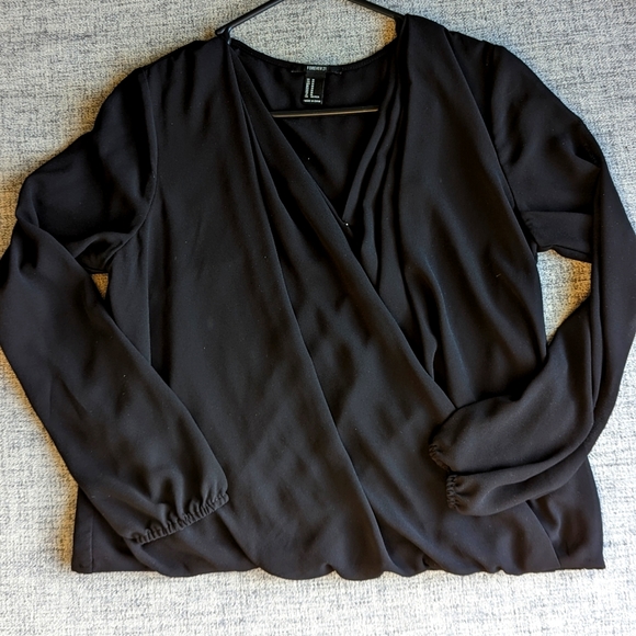 Forever 21 Tops - NWOT Forever 21 draped black blouse